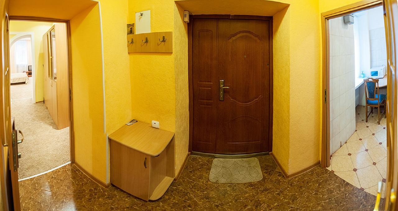 Апартаменти Вул Кониського 5 На 6 Осіб Біля Медичного Університету Lviv Luaran gambar