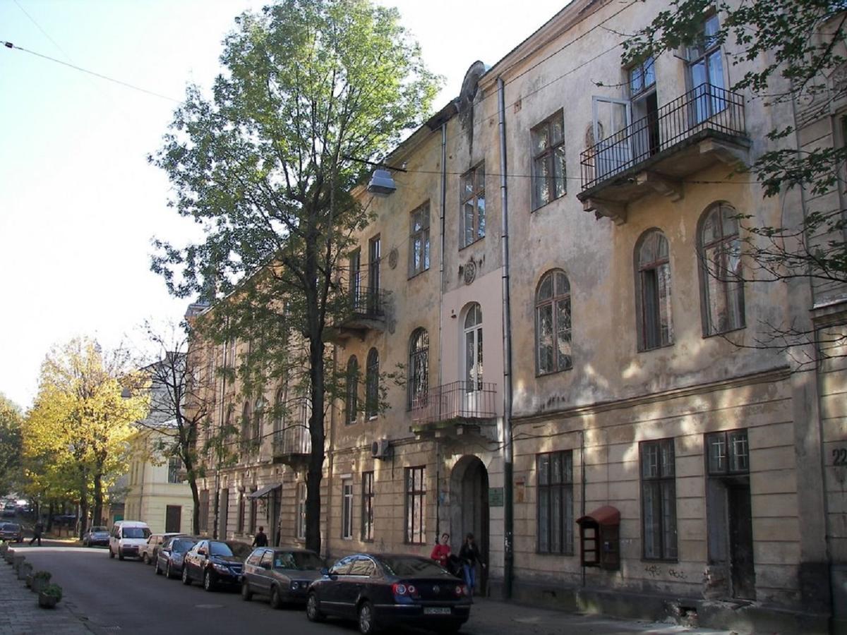 Апартаменти Вул Кониського 5 На 6 Осіб Біля Медичного Університету Lviv Luaran gambar