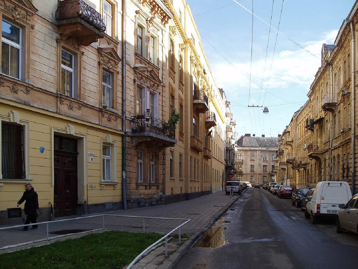 Апартаменти Вул Кониського 5 На 6 Осіб Біля Медичного Університету Lviv Luaran gambar